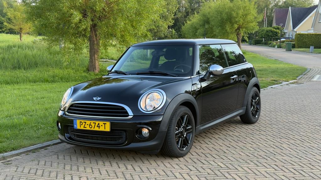 Mini One 2013 | 90.748 km | Zwart | Nette auto, Auto's, Mini, Particulier, Lichtmetalen velgen, Metallic lak, Benzine, C, Hatchback