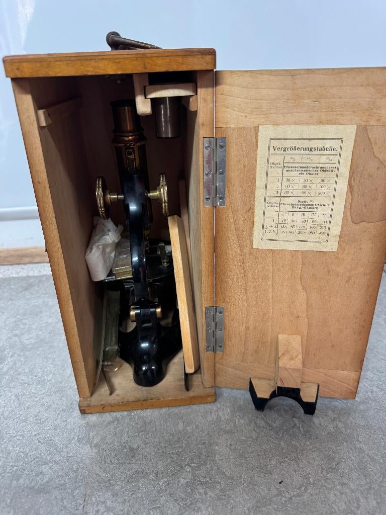 Antieke messing microscoop - Breukhoven & Co Rotterdam, Audio, Tv en Foto, Optische apparatuur | Microscopen, Ophalen, Zo goed als nieuw