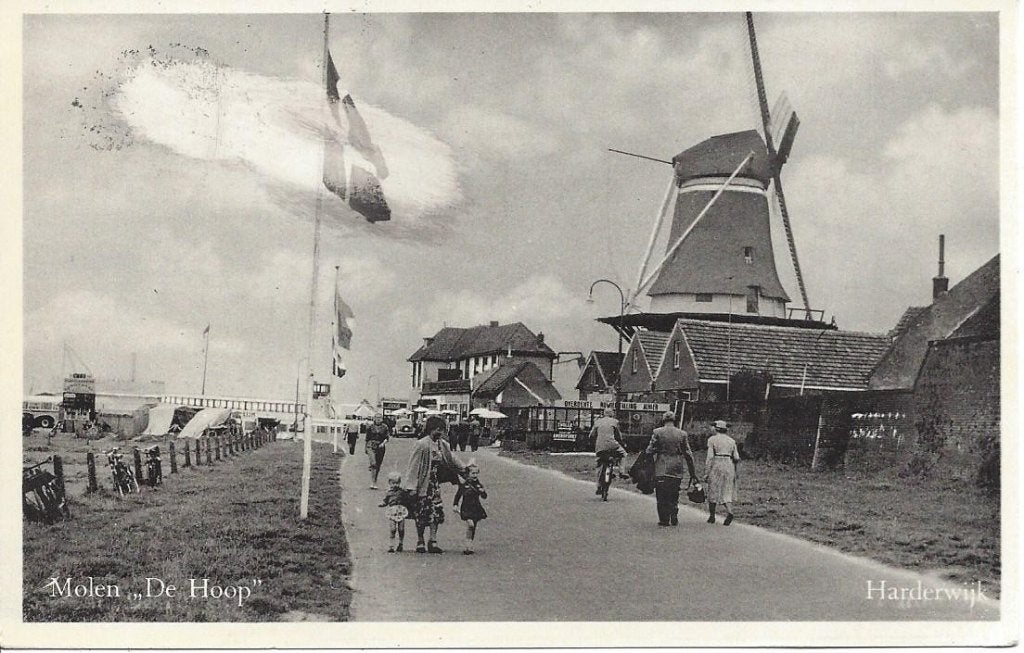 Harderwijk (Gld.) Molen De Hoop, Volk, gelopen 1958, Ophalen of Verzenden, 1940 tot 1960, Gelopen, Gelderland