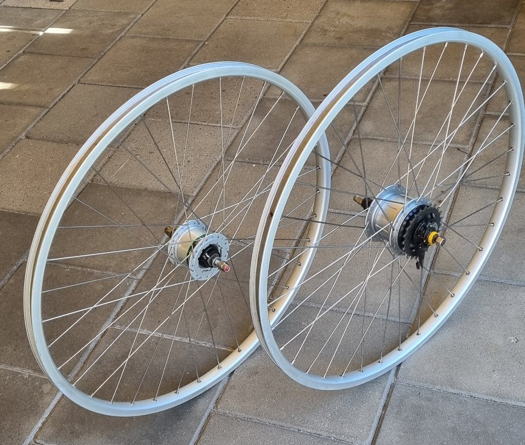 Voor en Achter 28 inch Fiets / Eelektrische fiets wielen, Elektrische fiets, Zo goed als nieuw, Aluminium, Gazelle
