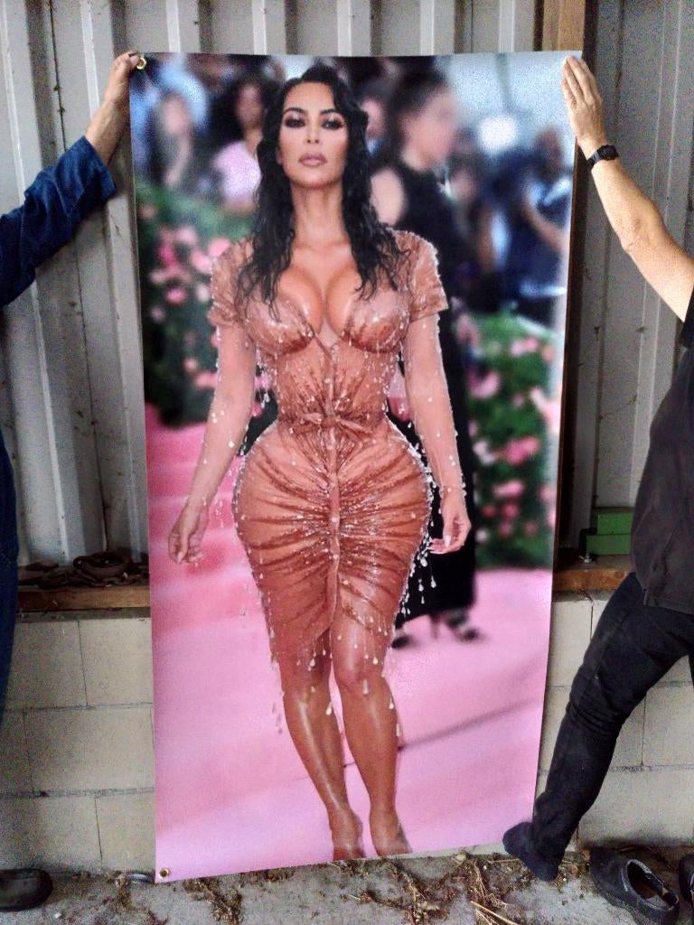 Kim Kardashian, Influencers, Amerika, levensgroot op doek, Diversen, Ophalen of Verzenden, Zo goed als nieuw