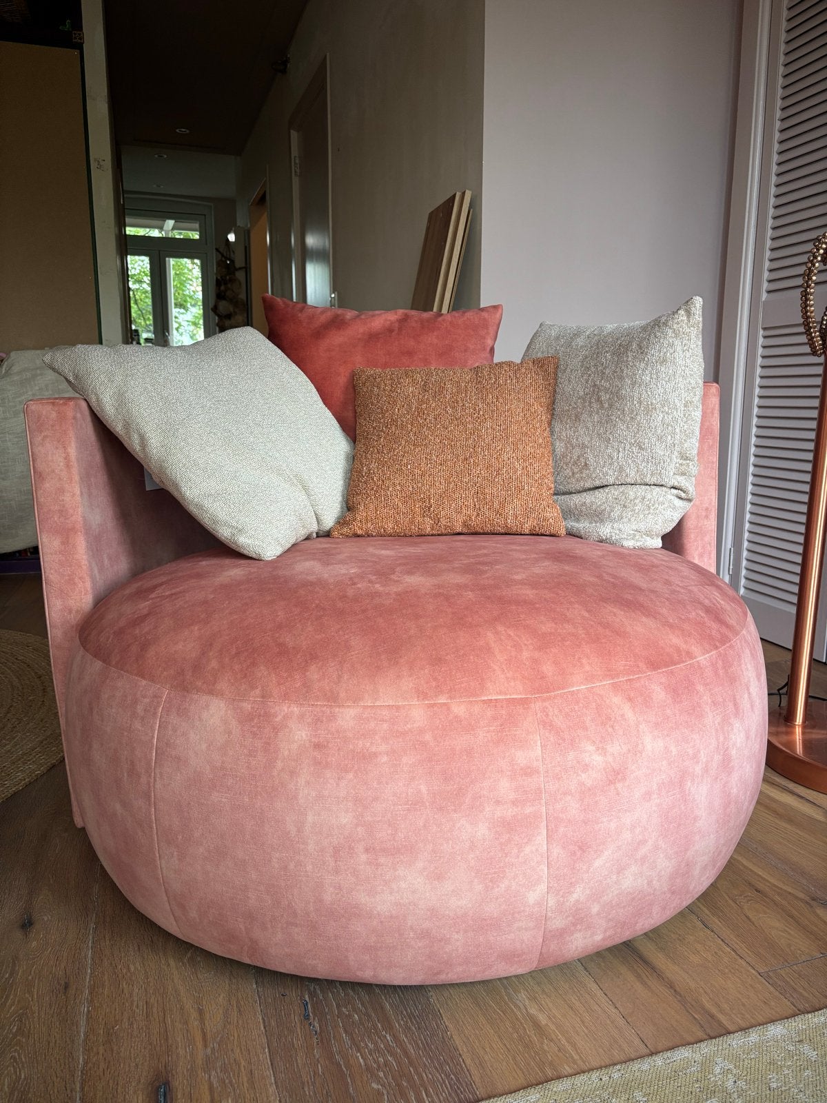 Pastille Swing Lounge Stoel - Roze Velvet, Ophalen, 100 tot 125 cm, Tweepersoons, Zo goed als nieuw