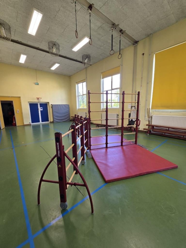 Klimeiland voor buurthuis, speel- of gymzaal, Ophalen, Zo goed als nieuw