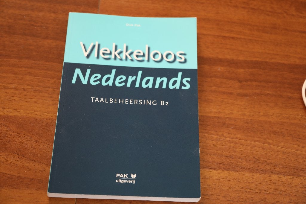 Dick Pak - Vlekkeloos Nederlands, Taalbeheersing B2, Boeken, Ophalen of Verzenden, Alpha, Zo goed als nieuw, Niet van toepassing