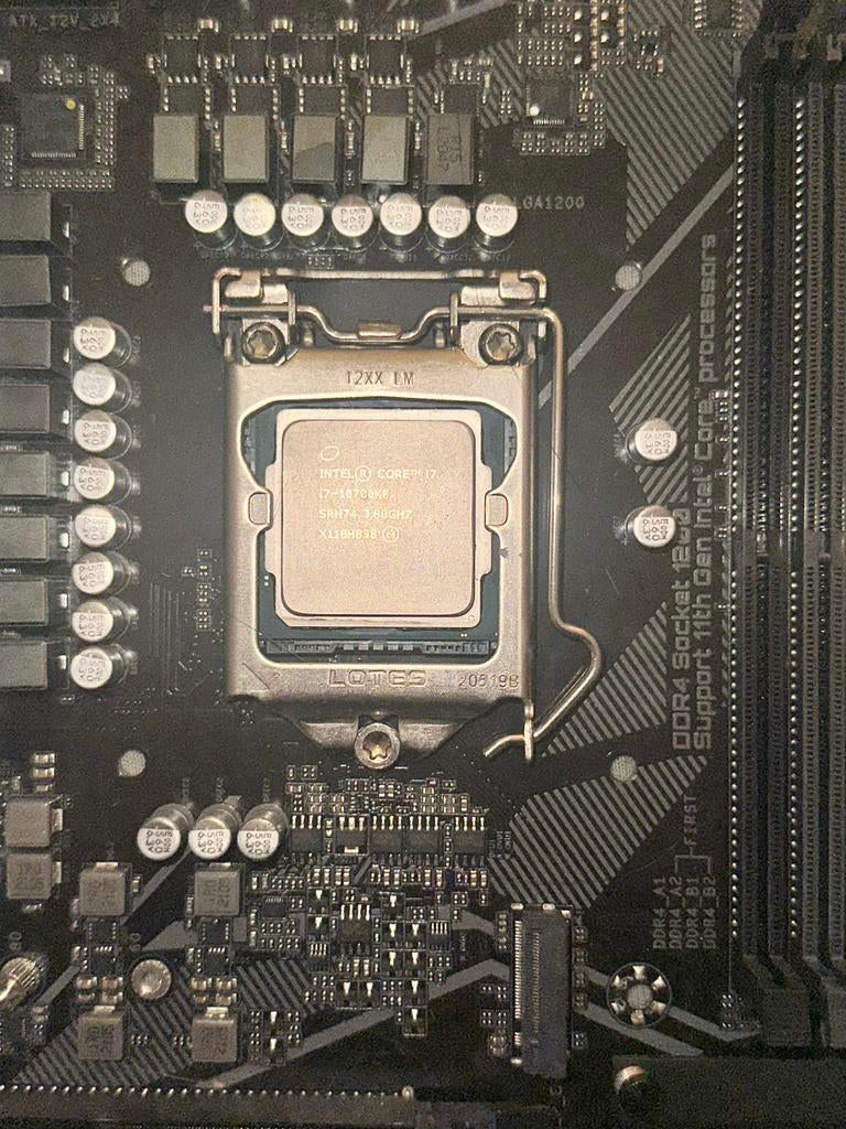 I7 10700kf + moederboord, Computers en Software, Processors, Zo goed als nieuw, 8-core, 3 tot 4 Ghz, Ophalen of Verzenden