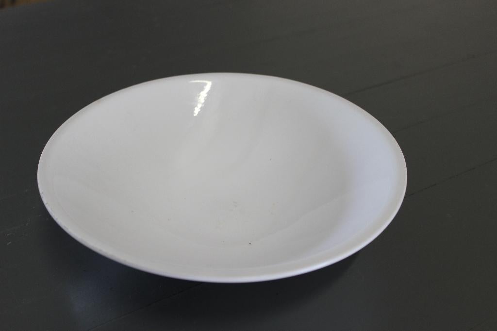 Witte schaal, Huis en Inrichting, Keuken | Servies, Gebruikt, Ophalen of Verzenden, Schaal of Schalen, Overige stijlen