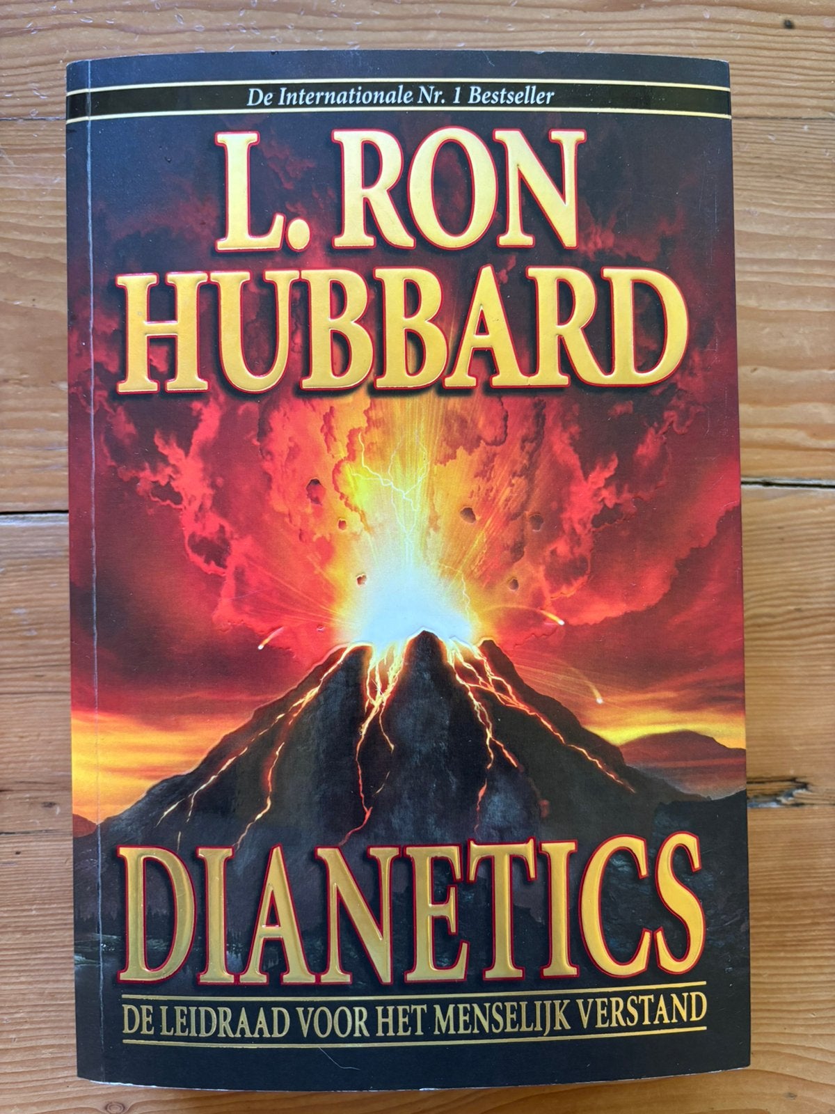 Dianetics - L Ron Hubbard, Boeken, Ophalen of Verzenden, Zo goed als nieuw, Overige onderwerpen, Achtergrond en Informatie