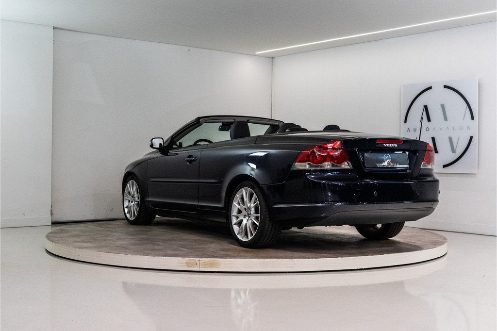 Volvo C70 Convertible 2.0D Momentum 136PK | YOUNGTIMER | NL, Auto's, Volvo, Voorwielaandrijving, 12 maanden, Gebruikt, Zwart