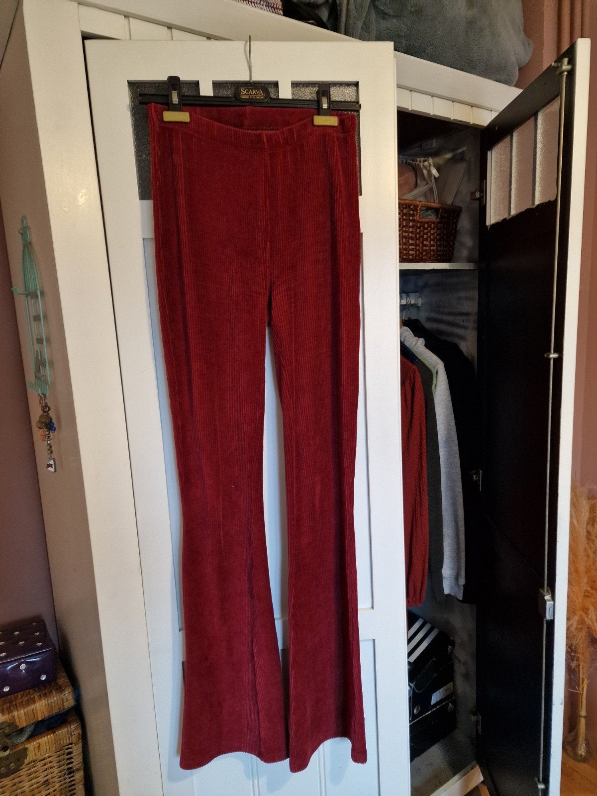 Rode ribfluwelen flared broek, Scarva, Ophalen of Verzenden, Maat 36 (S), Lang