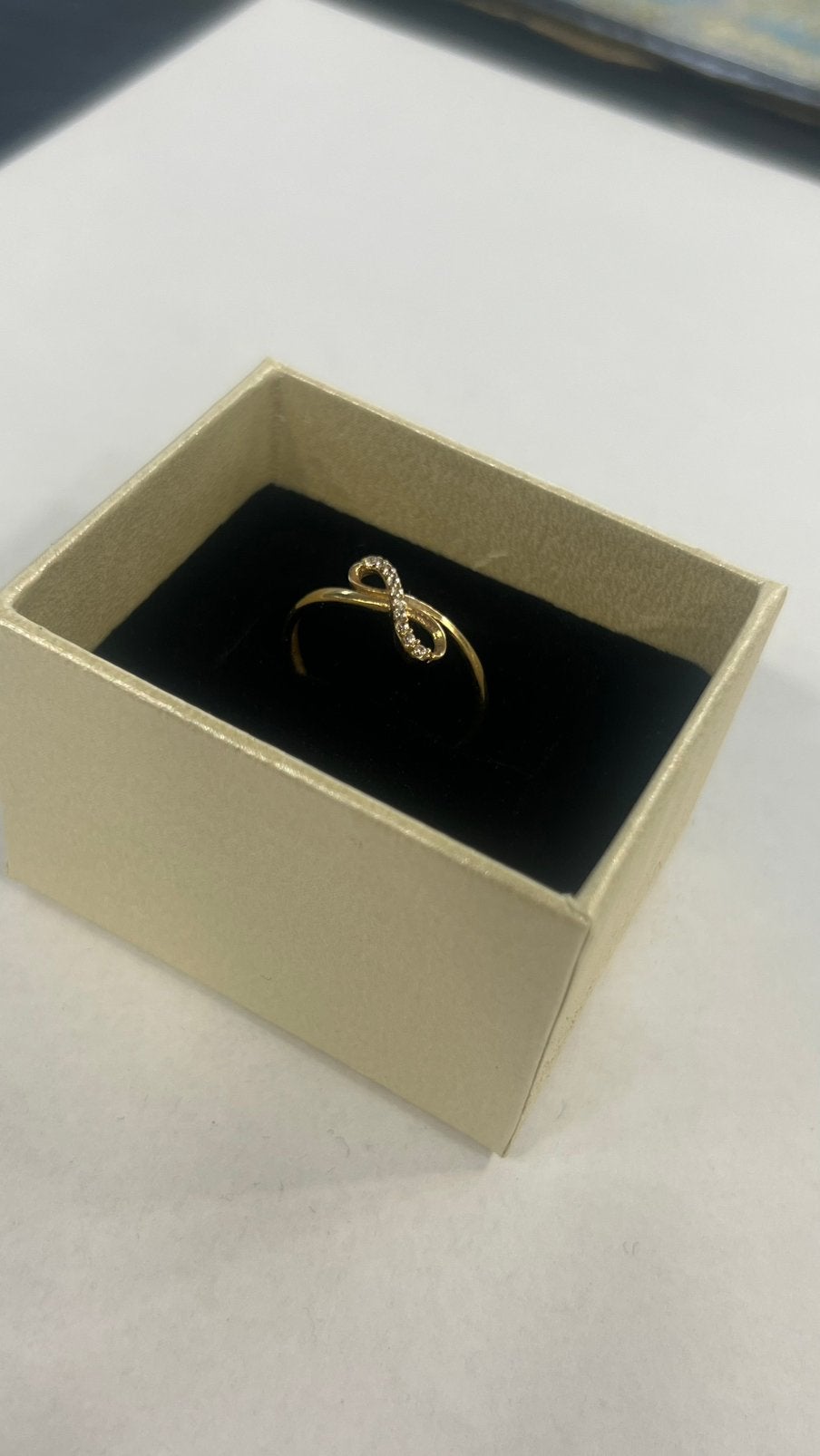 Infinity ring zirkonia 14 karaat, Maat kan aangepast worden, Sieraden, Tassen en Uiterlijk, Ringen, Met kristal, Nieuw, Ophalen of Verzenden