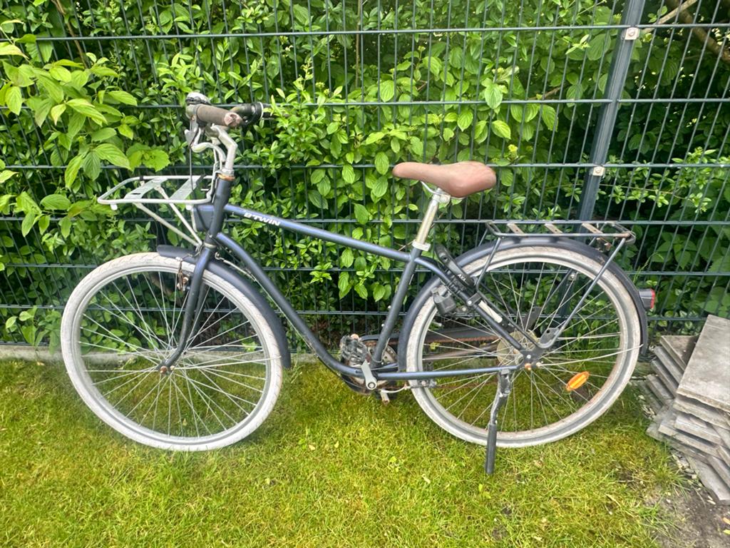 Oude B'Twin fiets - Opknapper, Fietsen en Brommers, Fietsen | Dames | Damesfietsen, Overige merken, Velgrem, Ophalen of Verzenden