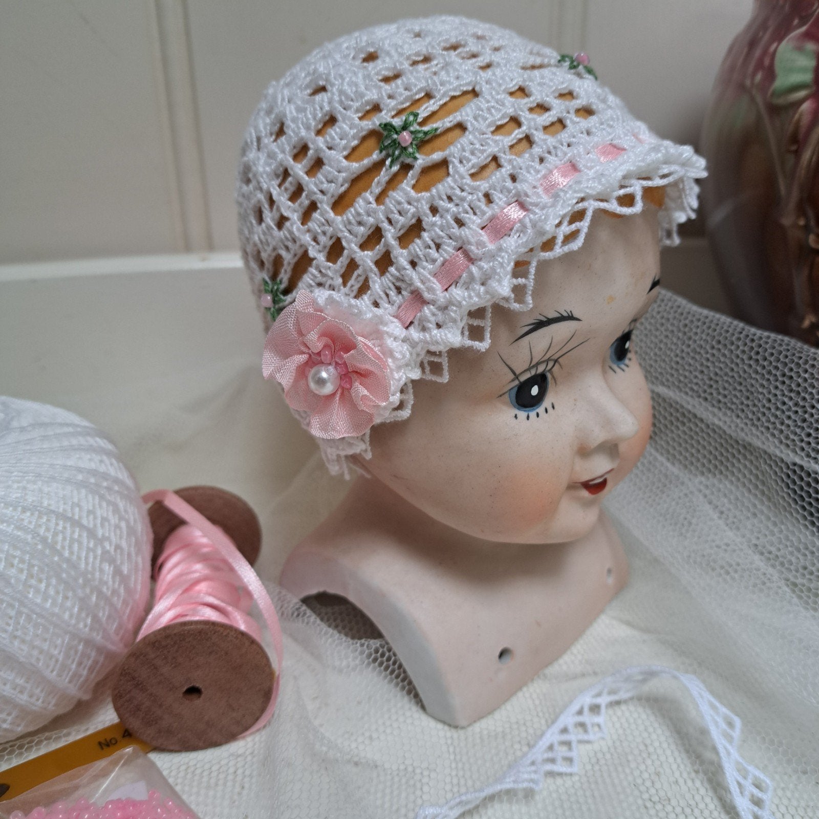 Brocante Hand gehaakt Katoen Poppen muts NIEUW, Antiek en Kunst, Ophalen of Verzenden