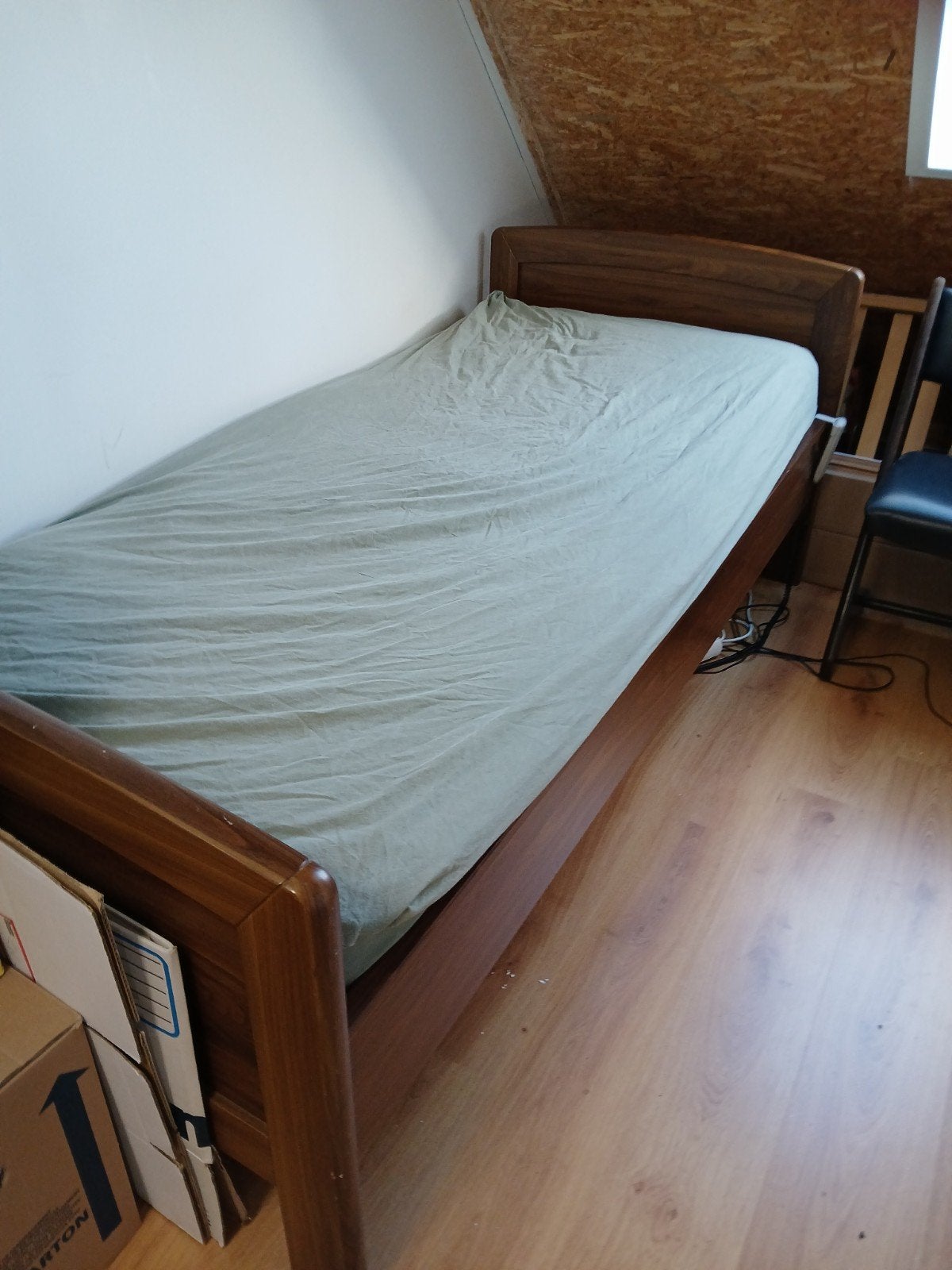 Elektrisch verstelbaar bed, Ophalen, Verstelbaar, 90 cm, Eenpersoons