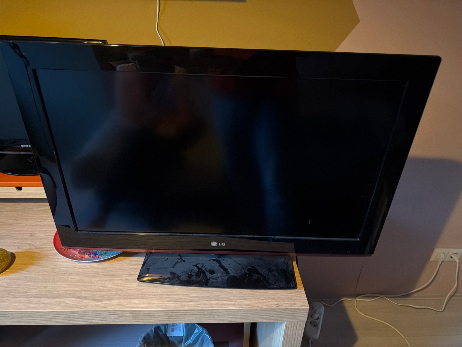 LG 32LD350 LCD TV - 32 inch HD Ready televisie, Ophalen, Gebruikt, 50 Hz, 80 tot 100 cm