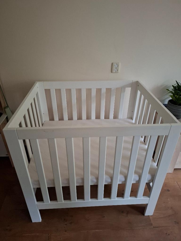 Witte baby box, Ophalen, Gebruikt, Rechthoekig, In hoogte verstelbaar