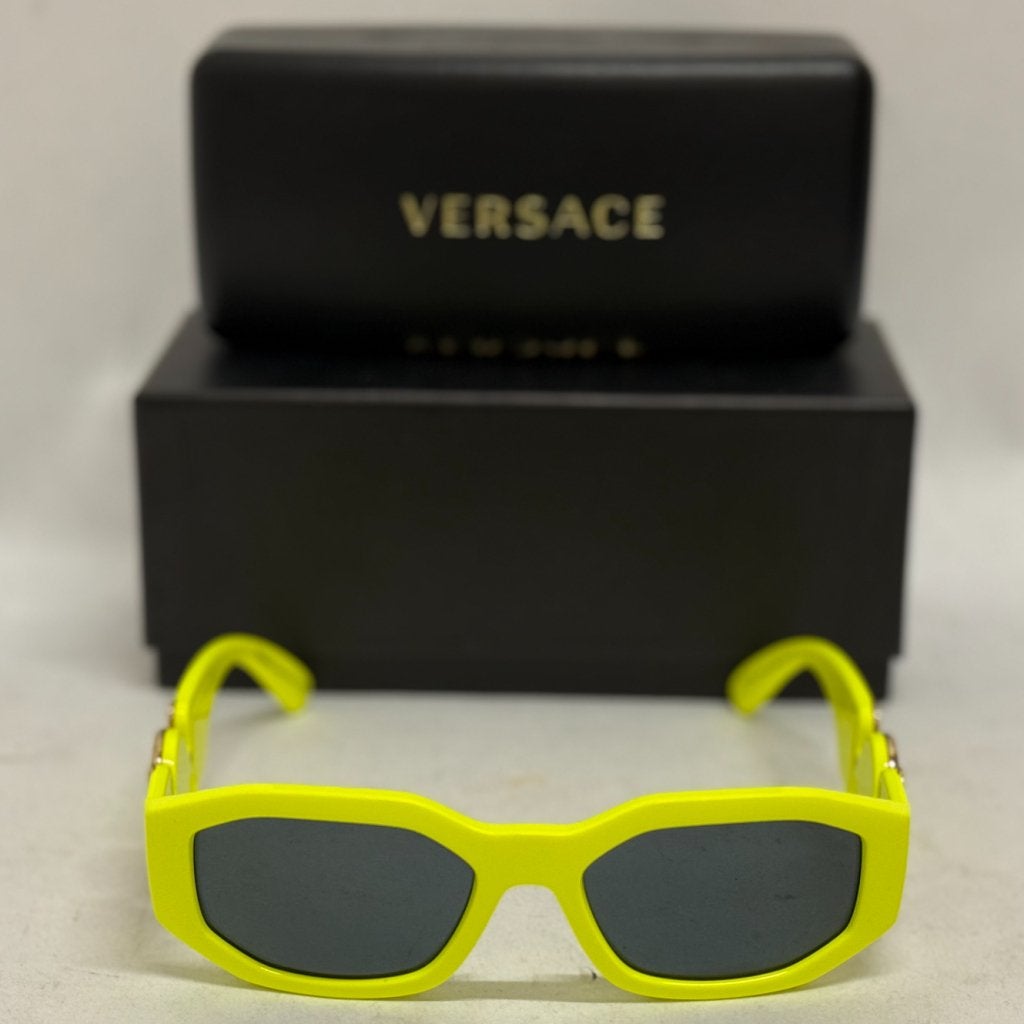 Versace 4361 532187 Yellow Fluo Square Sunglasses 53/18, Versace, Zo goed als nieuw, Support@versace.com, Via GesÃ¹ 12
20121 Milan
Italy