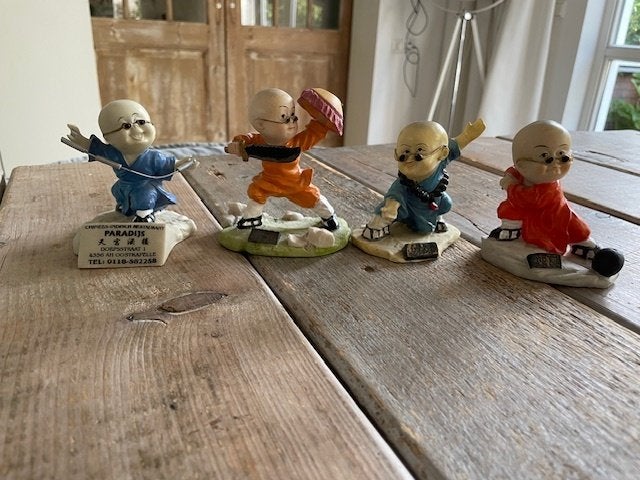 4 beeldje Shaolin monnik. Reclame Chinees restaurant Kung fu, Ophalen, Zo goed als nieuw, Mens