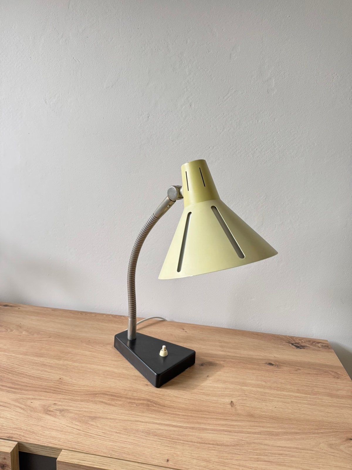 Hala lamp bureaulamp tafellamp 1950 zonneserie, Huis en Inrichting, Lampen | Tafellampen, Bureaulamp, Gebruikt, Vintage, 42 cm