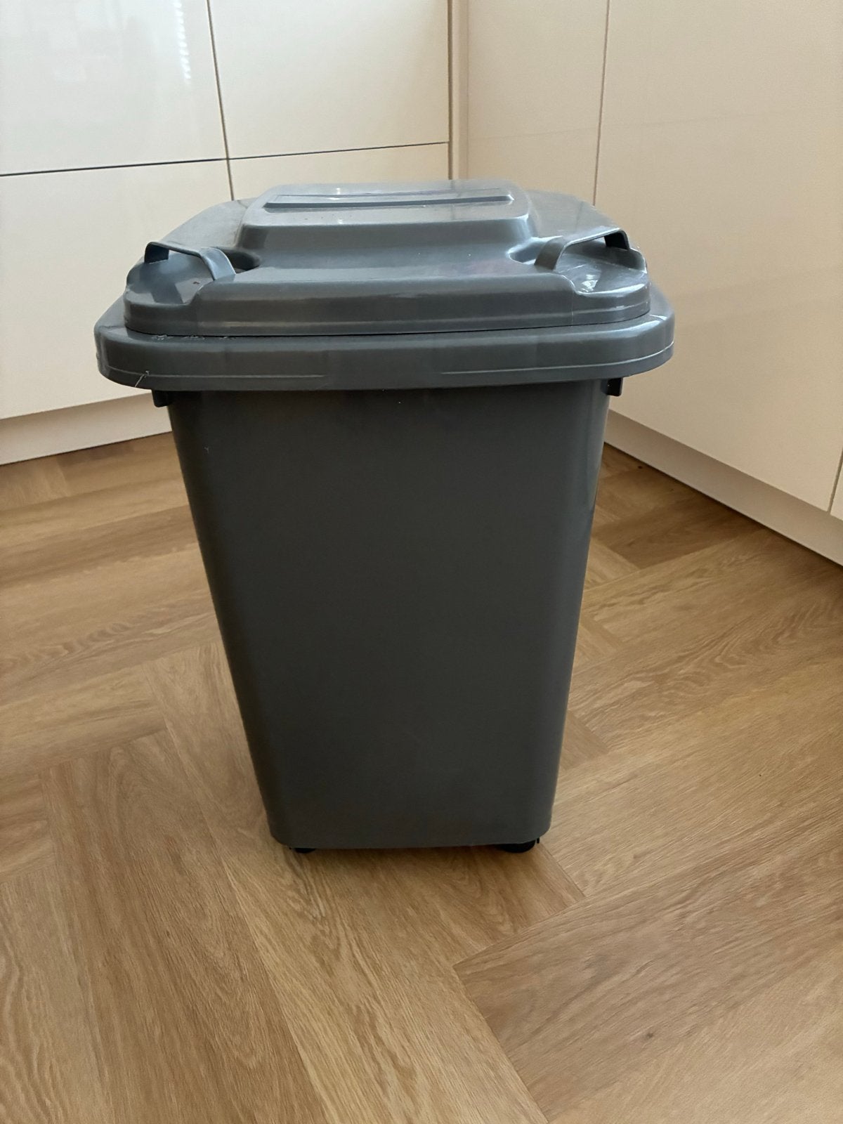 Kleine vuilnisbak / kliko - 60 cm hoog - Zo goed als nieuw, Ophalen, Zo goed als nieuw, 50 – 75