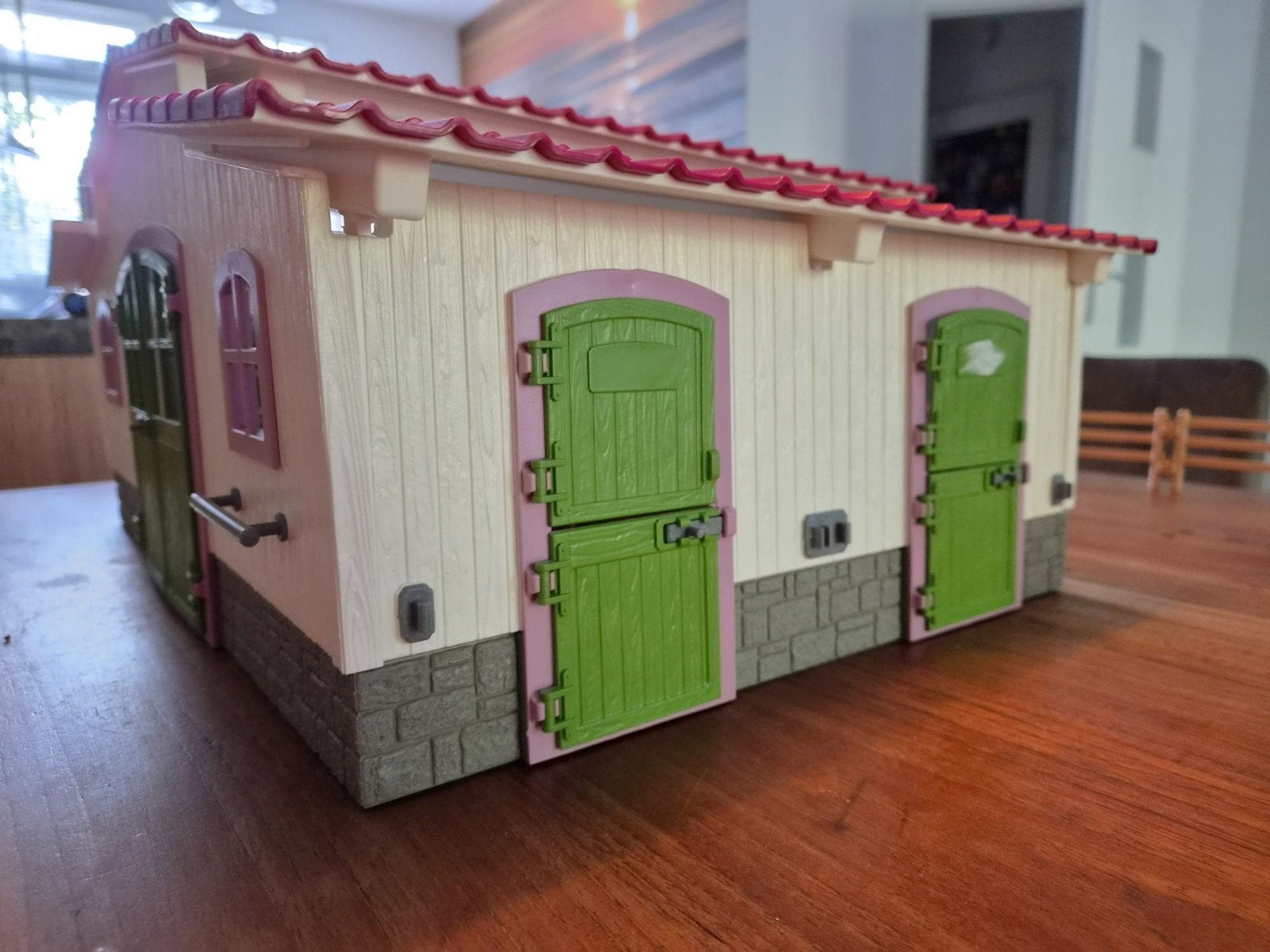 Schleich paardenstal met toebehoren en paarden, Ophalen, Gebruikt, Jongen of Meisje