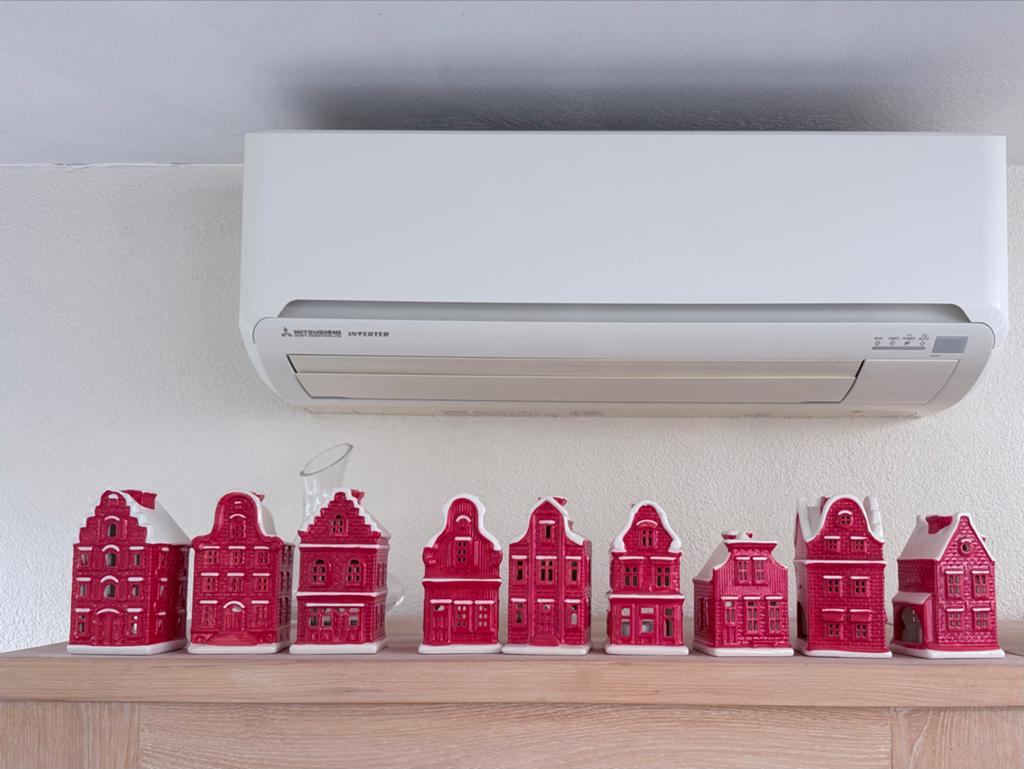 Complete set van 9 Postcode Loterij huisjes, Huis en Inrichting, Woonaccessoires | Kandelaars en Kaarsen, Zo goed als nieuw, Ophalen of Verzenden