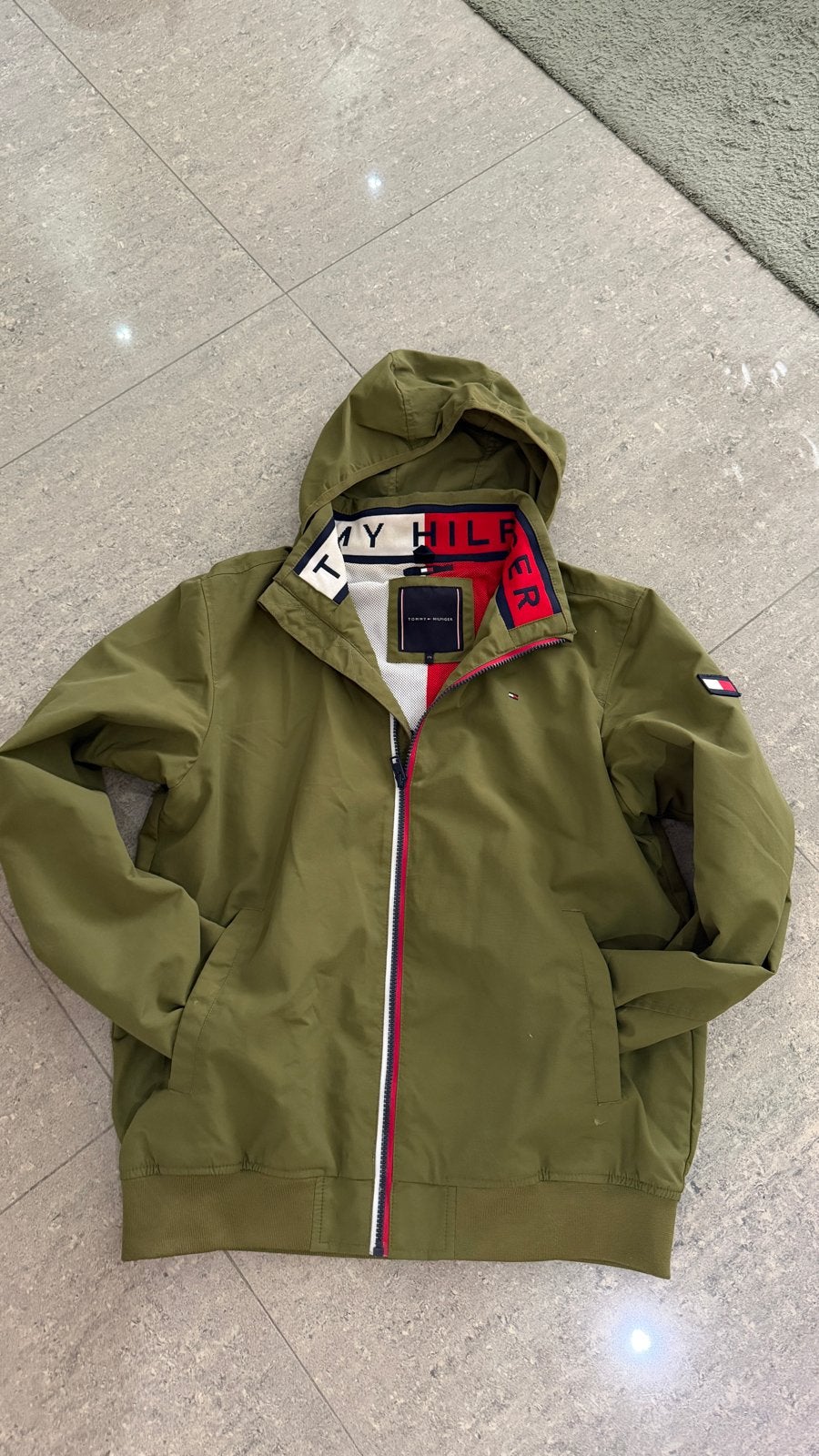 Tommy Hilfiger jas maat 176 (L) groen, Ophalen of Verzenden, Zo goed als nieuw