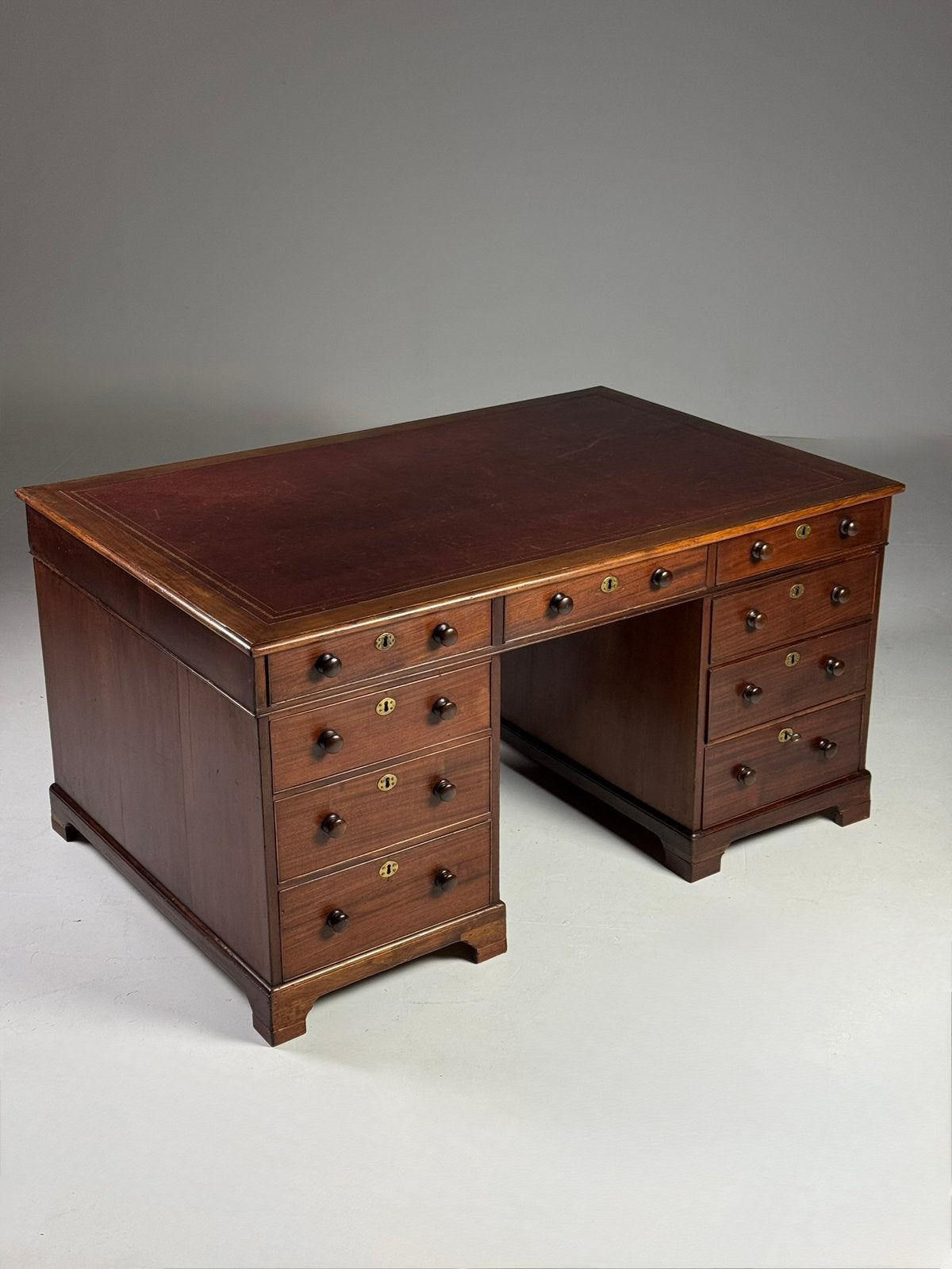 Mahonie partnerdesk Engels antiek