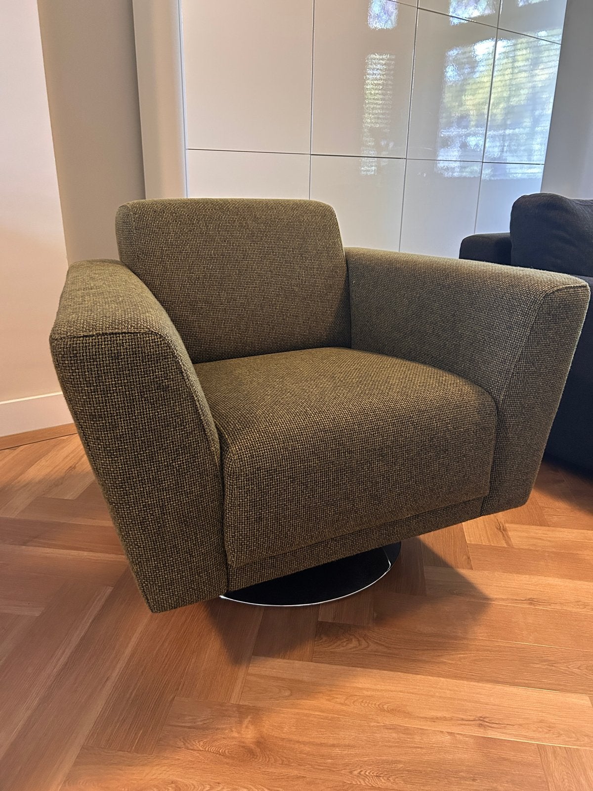 Donkergroene draaibare fauteuil, Ophalen, Overige kleuren, Zo goed als nieuw, Eén