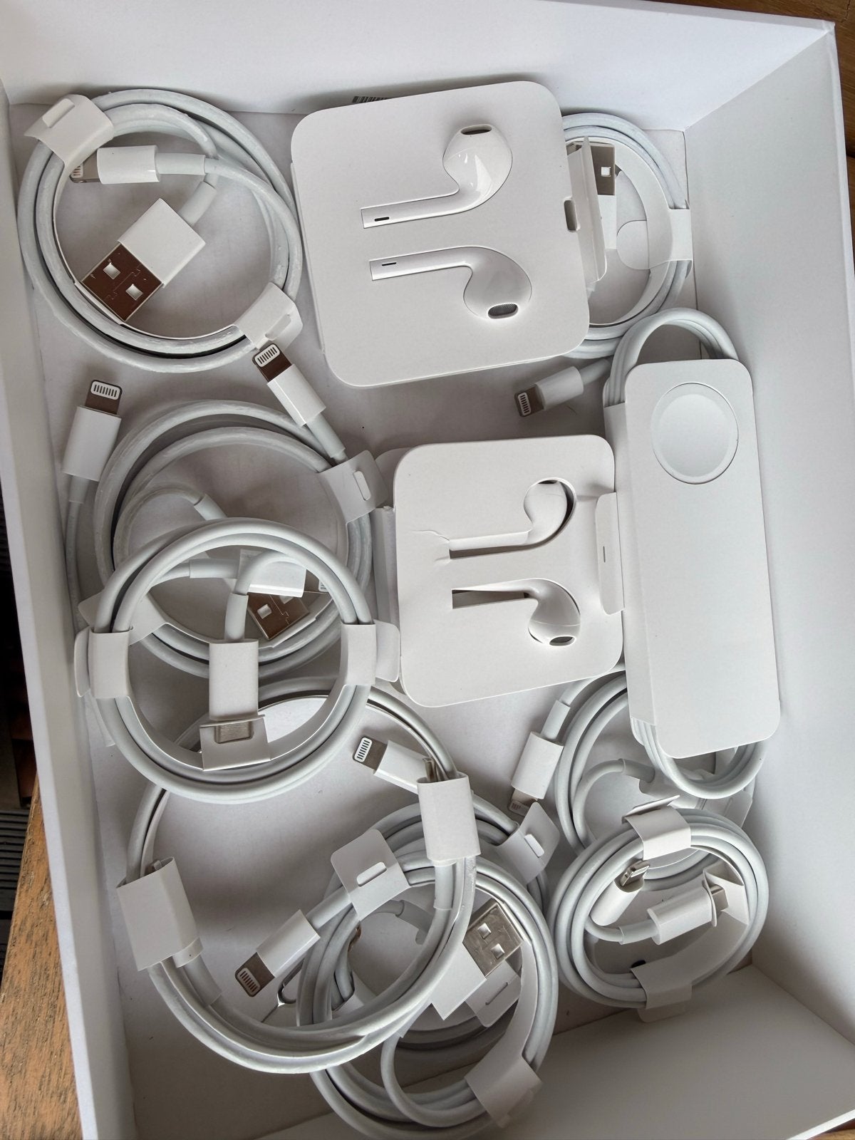 Diverse Apple accessoires: kabels, opladers en oortjes, Ophalen, Nieuw, Snoer of kabel, Apple