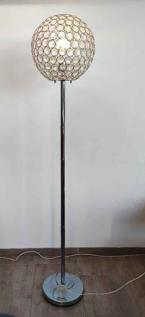 Luxe vloerlamp, chromen look, met glazen stenen in de bol, Huis en Inrichting, Gebruikt, Luxe en modern, Ophalen of Verzenden
