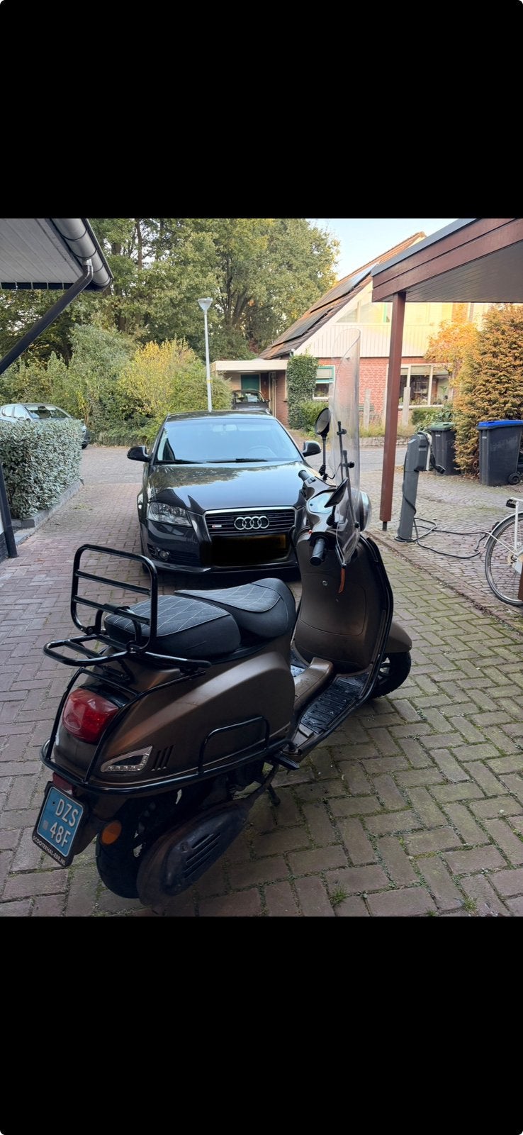 GTS Toscana 50cc – 2021 – rijdt goed, Fietsen en Brommers, Ophalen, Zo goed als nieuw, Benzine, Overige merken