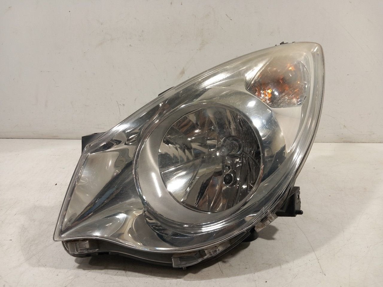 Koplamp links Opel Agila, Onderdelen@venauto.nl, Van der Ven Autorecycling B.V., Gebruikt, Ettenseweg 76, 4706 PB Roosendaal, The Netherlands