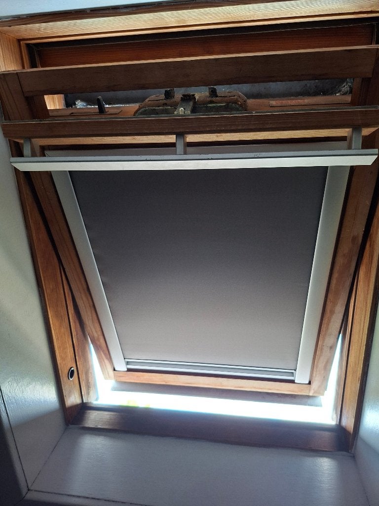 VELUX Verduisterend rolgordijn - handbediend, Ophalen, Overige materialen, Rolgordijn, Rolgordijn