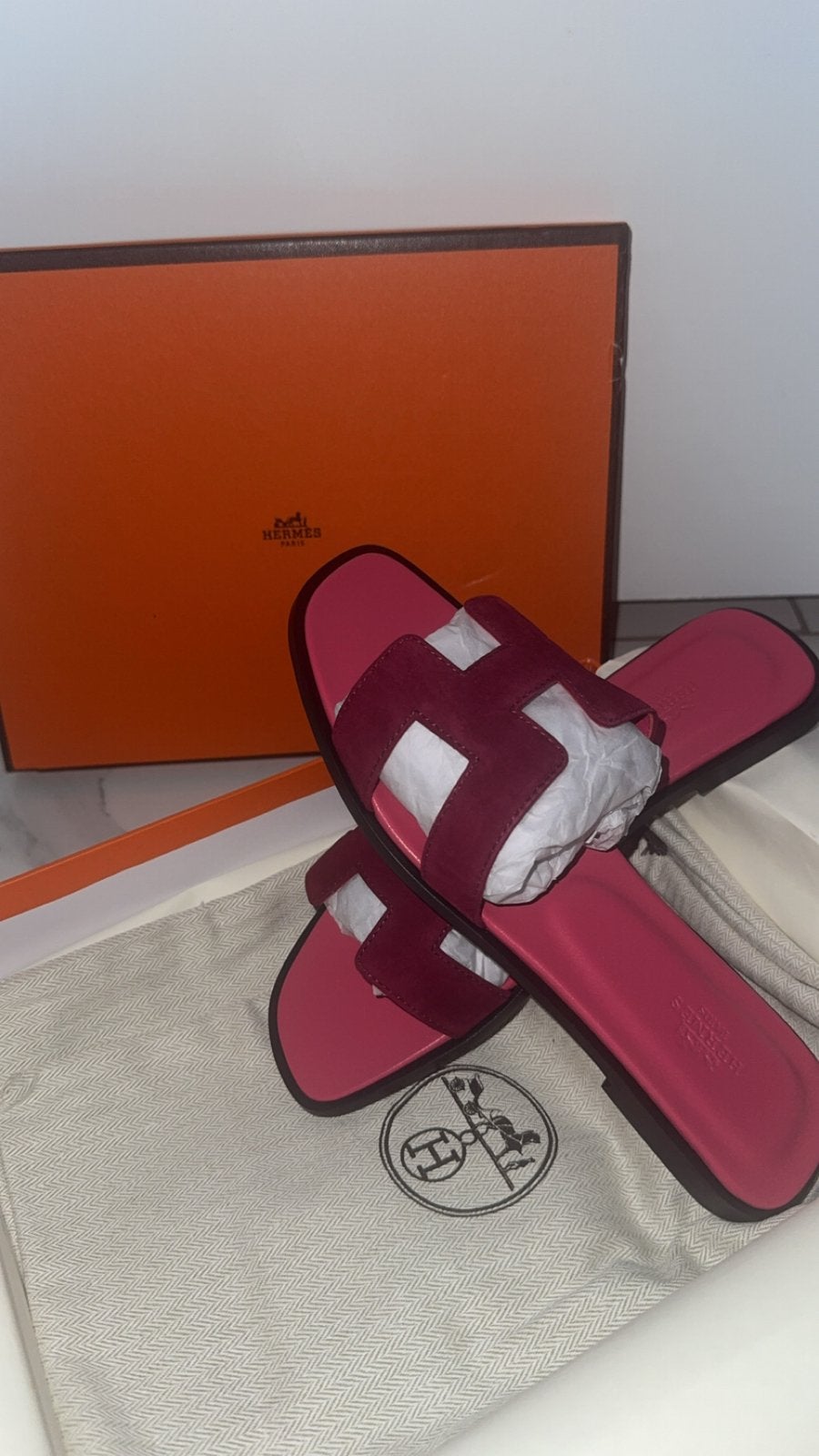 Hermès Oran Slippers - Roze Suède, Ophalen of Verzenden, Zo goed als nieuw, Roze, Slippers