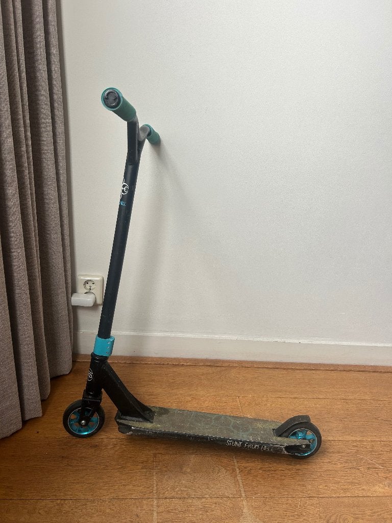 Stuntstep, Fietsen en Brommers, Steps, Ophalen of Verzenden, Gebruikt, Gewone step, Stunt from hell