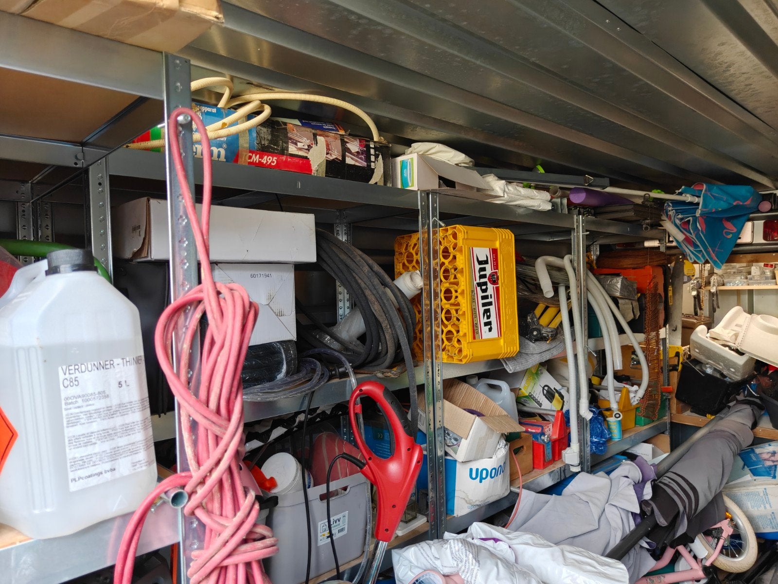 Opslagcontainer 2x4 met overkapping en opslagrekken, Ophalen