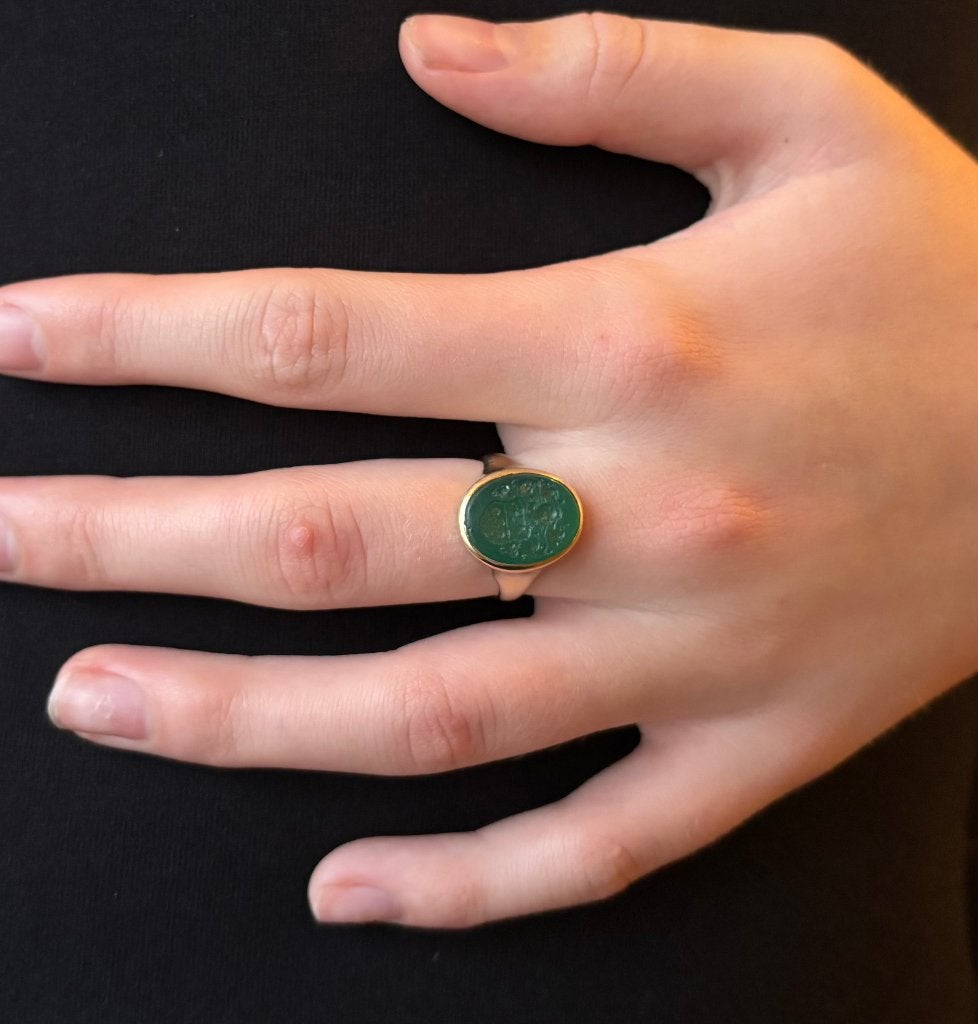 Familie wapen groene onxy zegel 14k gouden ring vintage luxe, Ophalen of Verzenden, Goud, Ring, Met edelsteen