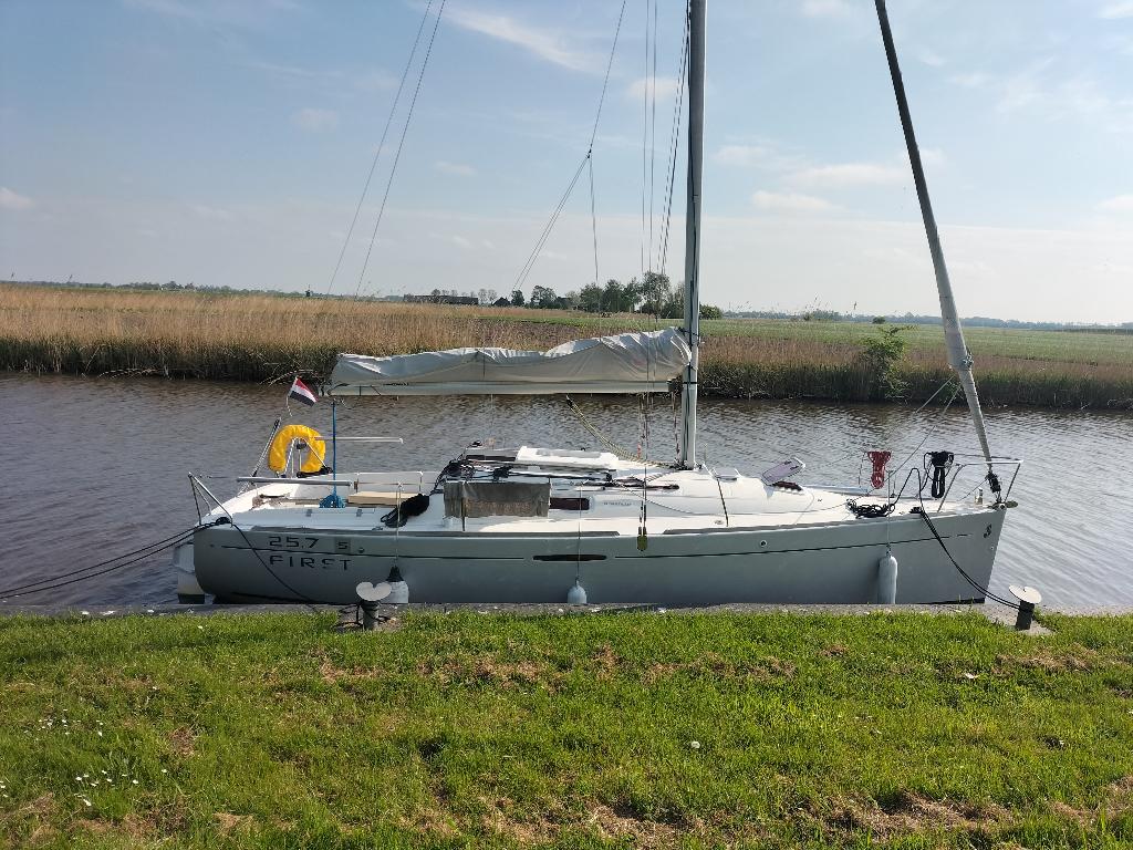 Beneateau first 25,7 S met ophaalbare kiel, Ophalen, Kunststof, Gebruikt, Binnenboordmotor