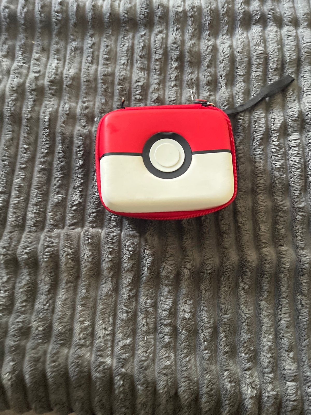Pokémon Opbergdoosje voor Kaarten/Accessoires, Hobby en Vrije tijd, Ophalen, Zo goed als nieuw, Overige typen