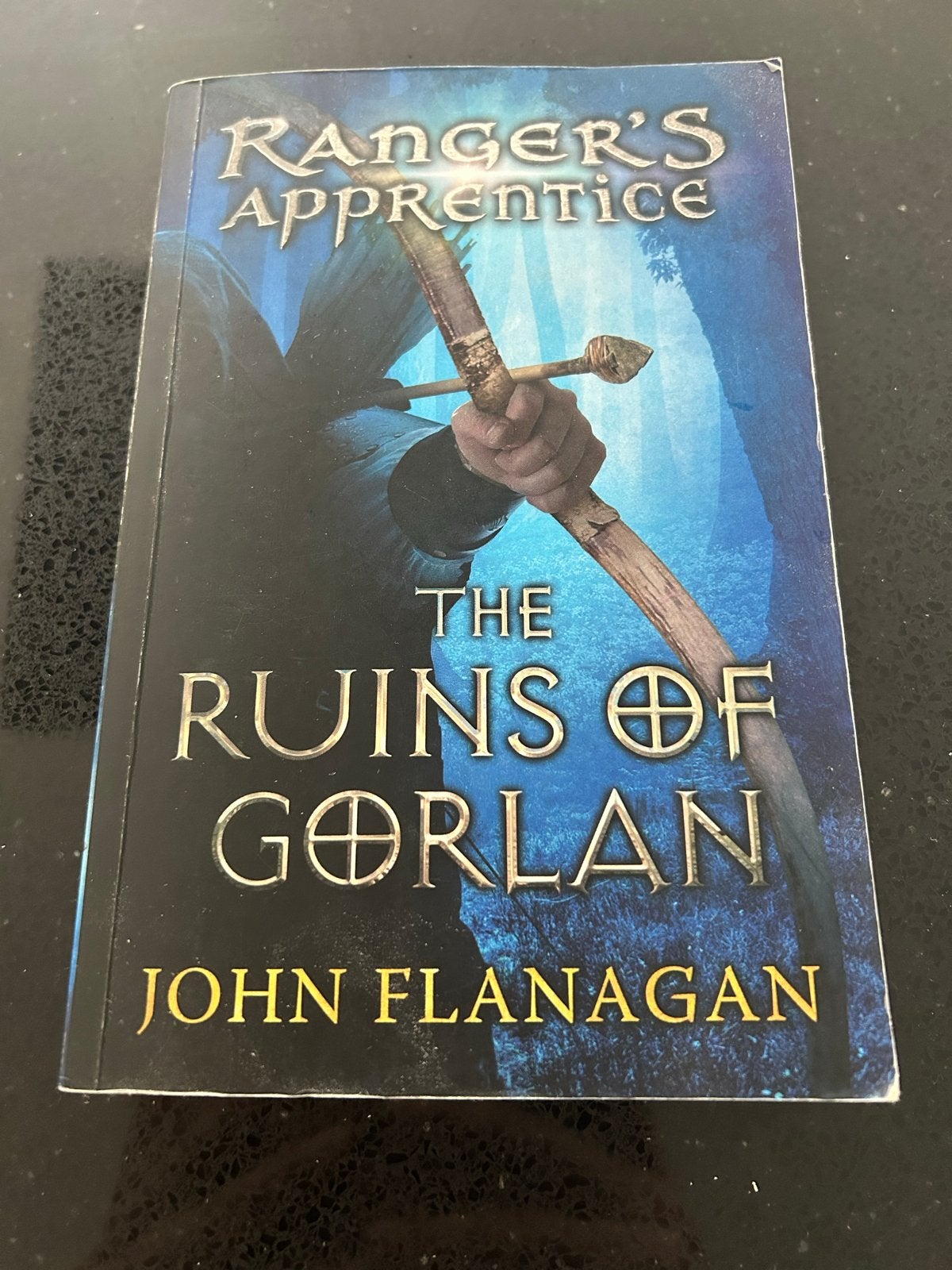 Ranger's Apprentice: The Ruins of Gorlan - John Flanagan, Boeken, Ophalen of Verzenden, Gelezen