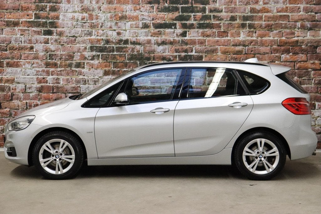 BMW 2-serie Active Tourer 218i High Executive Luxury Line Au, Auto's, BMW, 1345 kg, 136 pk, Gebruikt, Bedrijf