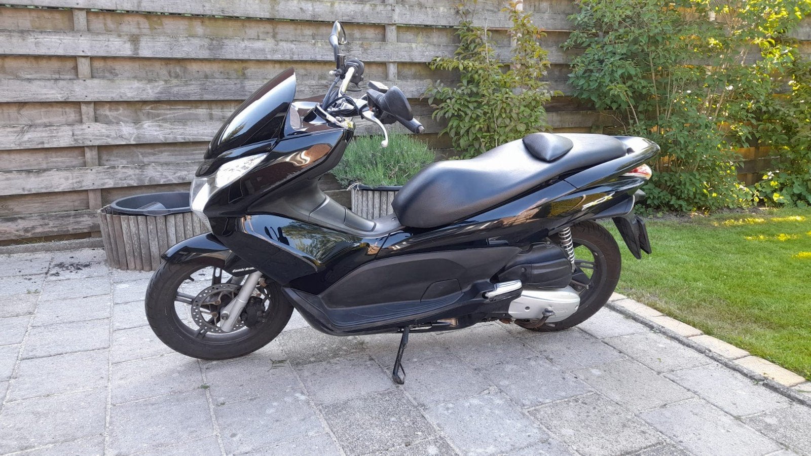 Honda PCX 125  - Zwart, Goede Staat, Motoren, Handvatverwarming, Scooter, Gebruikt, Particulier