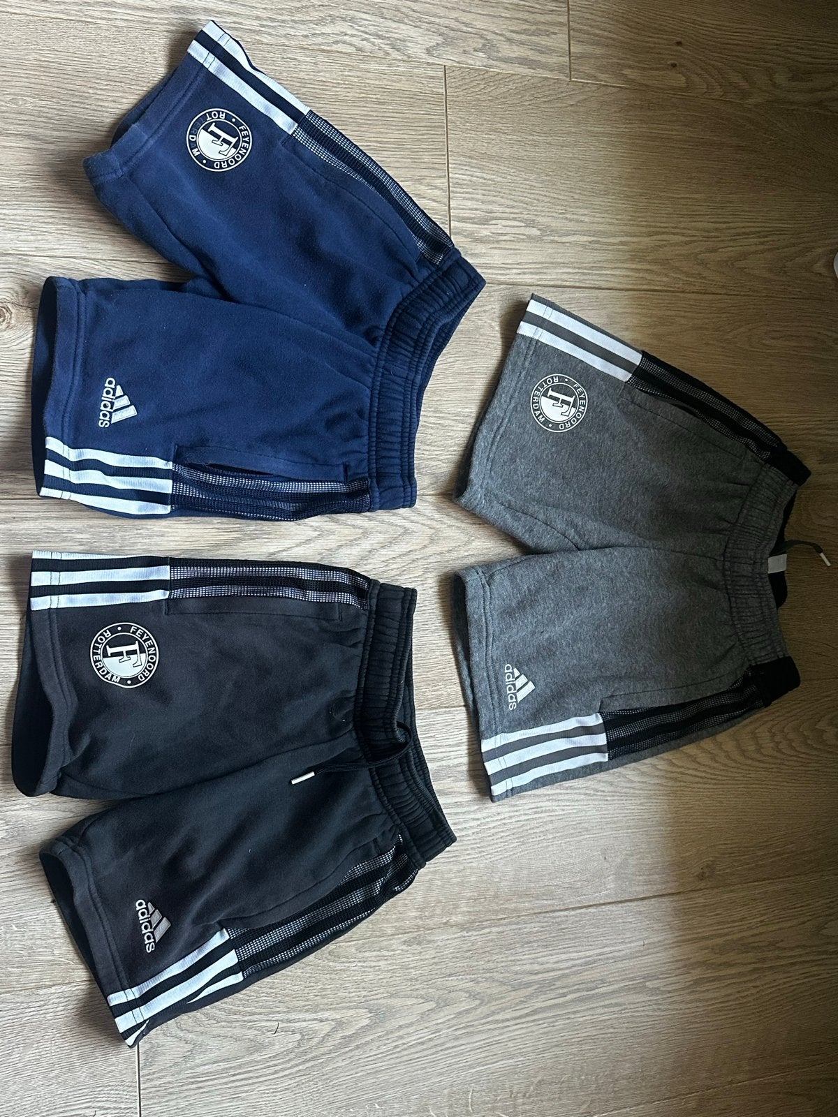 Adidas Feyenoord shorts - 3 stuks - maat 116, Ophalen of Verzenden, Gebruikt, Jongen