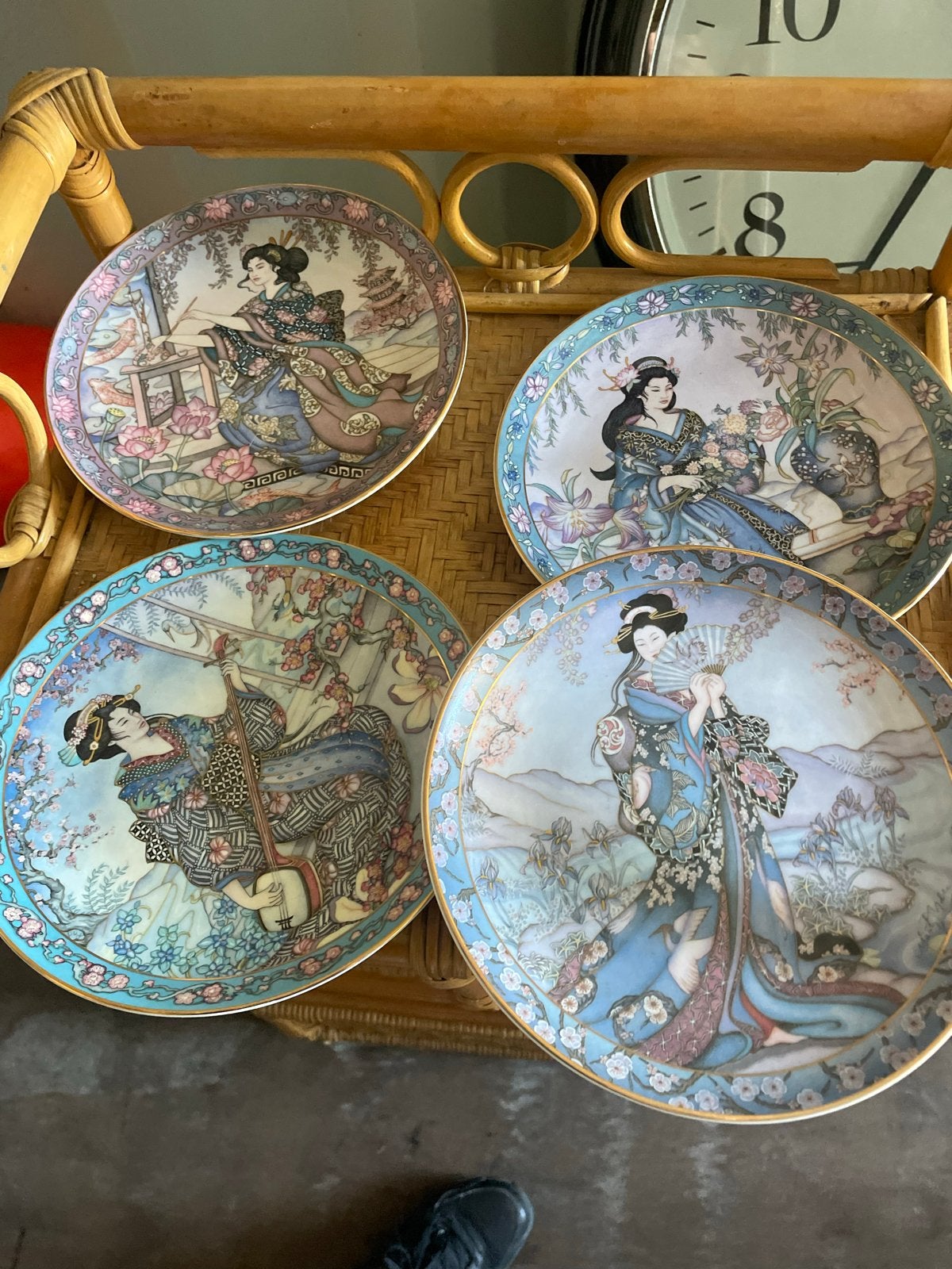Royal Doulton Lady of the Lilies decoratieve borden set, Ophalen