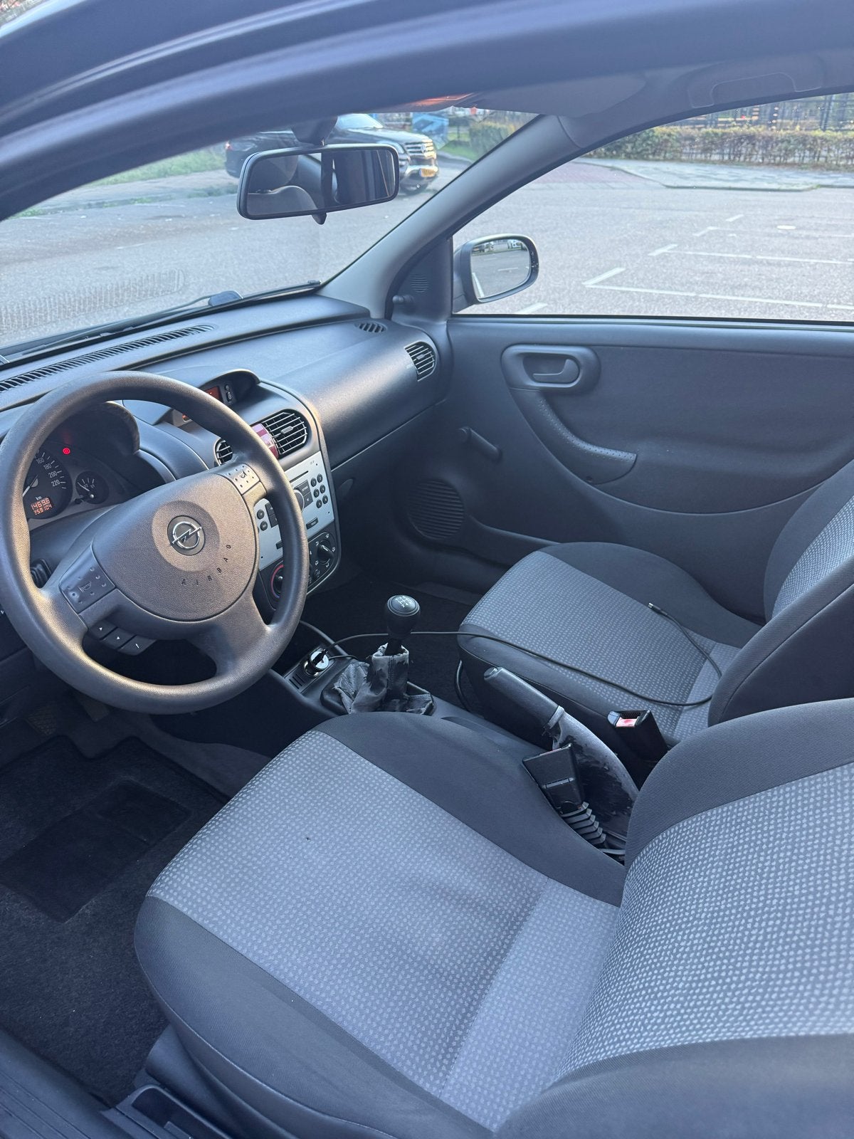 Foto 15 van Opel Corsa 1.2 Twinport | 2e eigenaar | Airco | APK 06-2027