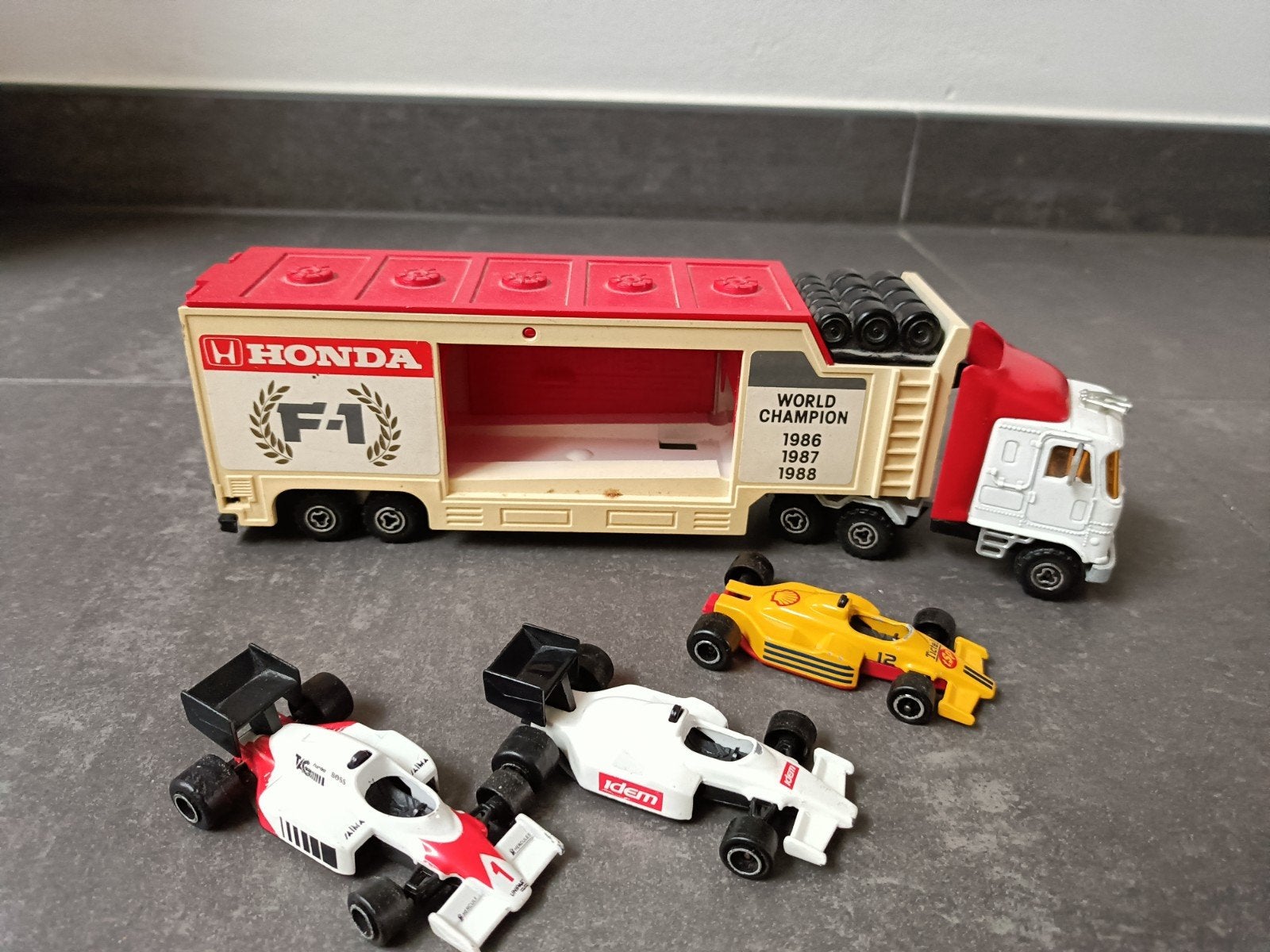 Majorette Honda F1 Racing Team Truck met 3 F1 auto's, Ophalen of Verzenden, Gebruikt