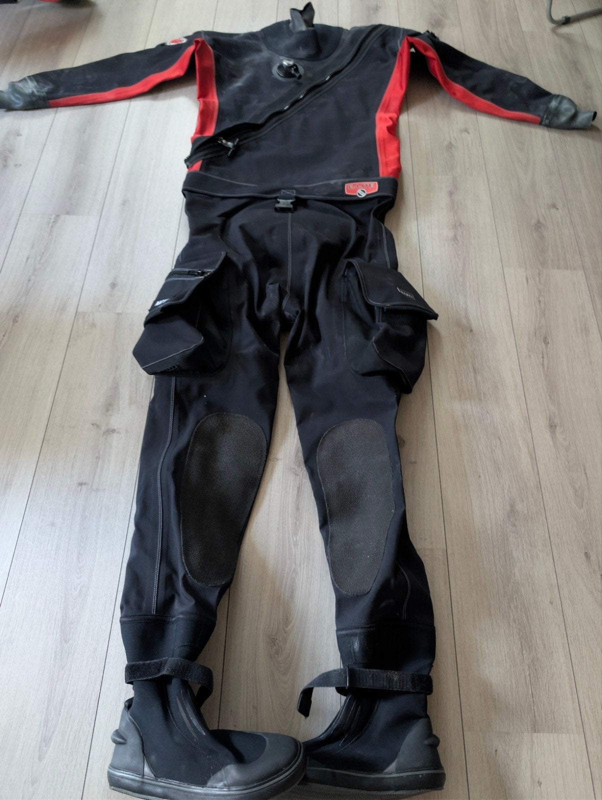 Santi Elite Drysuit - Maat ML - Droogpak Duikpak, Watersport en Boten, Ophalen, Drysuit, Zo goed als nieuw, Dame of Heer