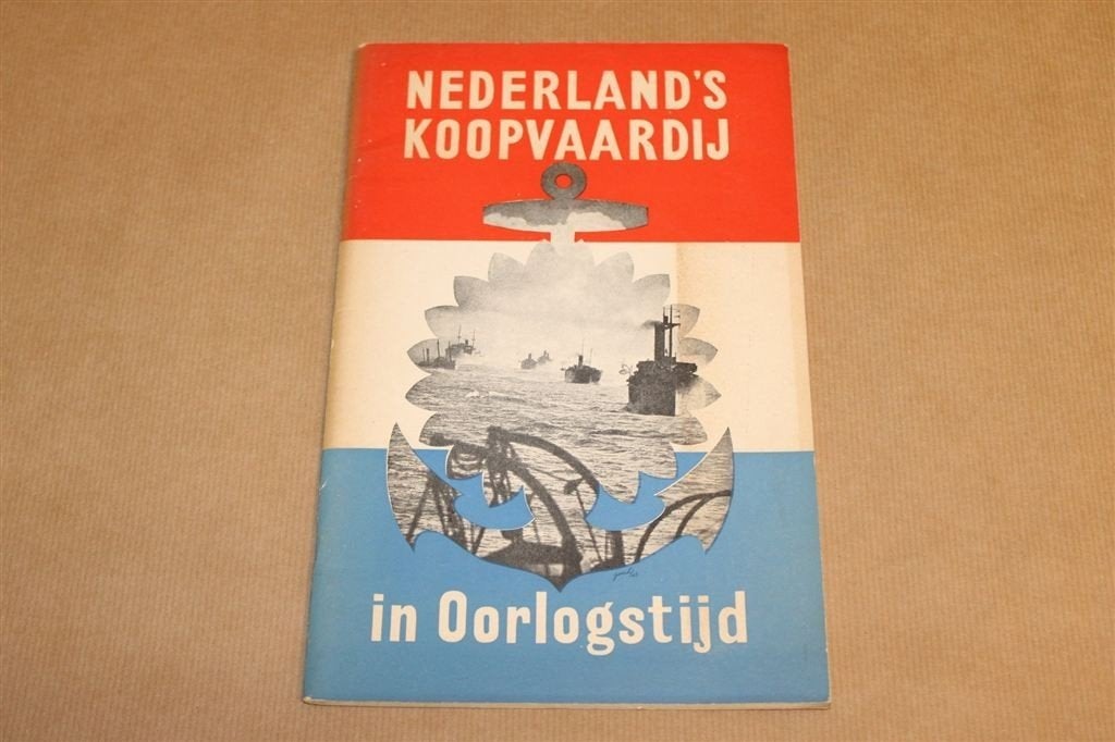 Nederland\'s Koopvaardij in Oorlogstijd — Londen 1945, Ophalen of Verzenden, Tweede Wereldoorlog, Gelezen, Overige onderwerpen