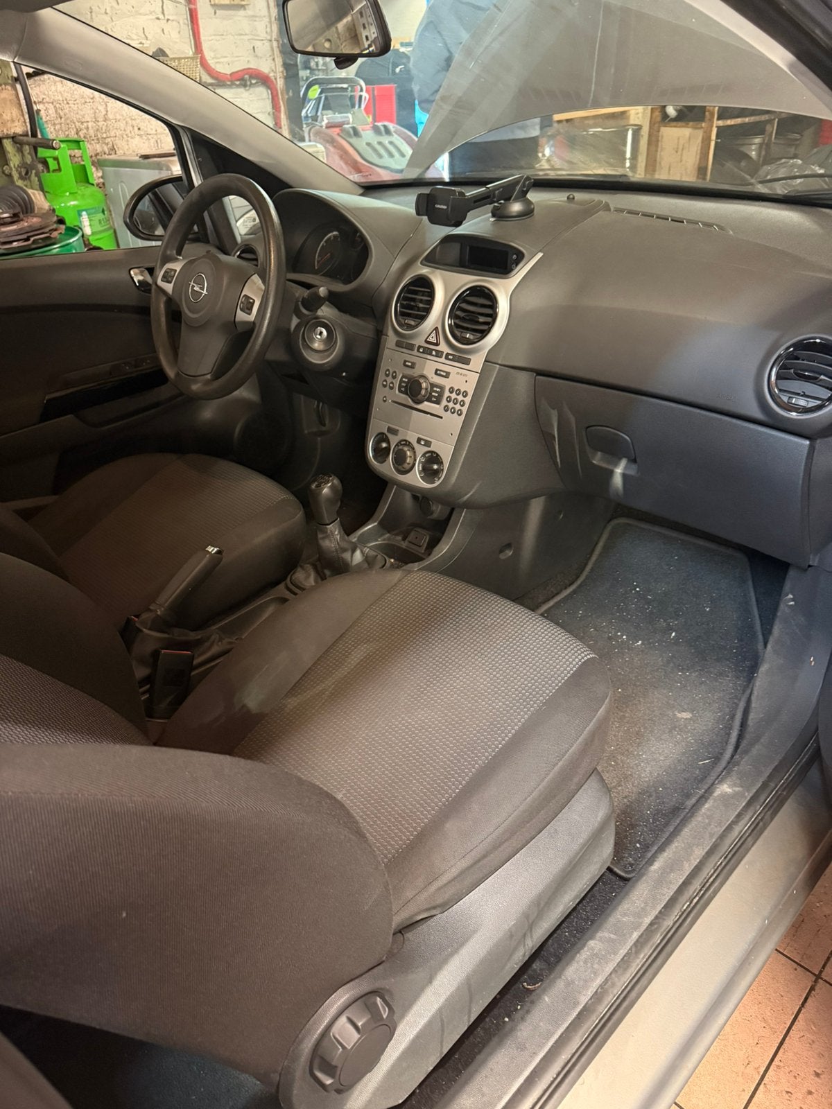 Foto 14 van Opel corsa 2011