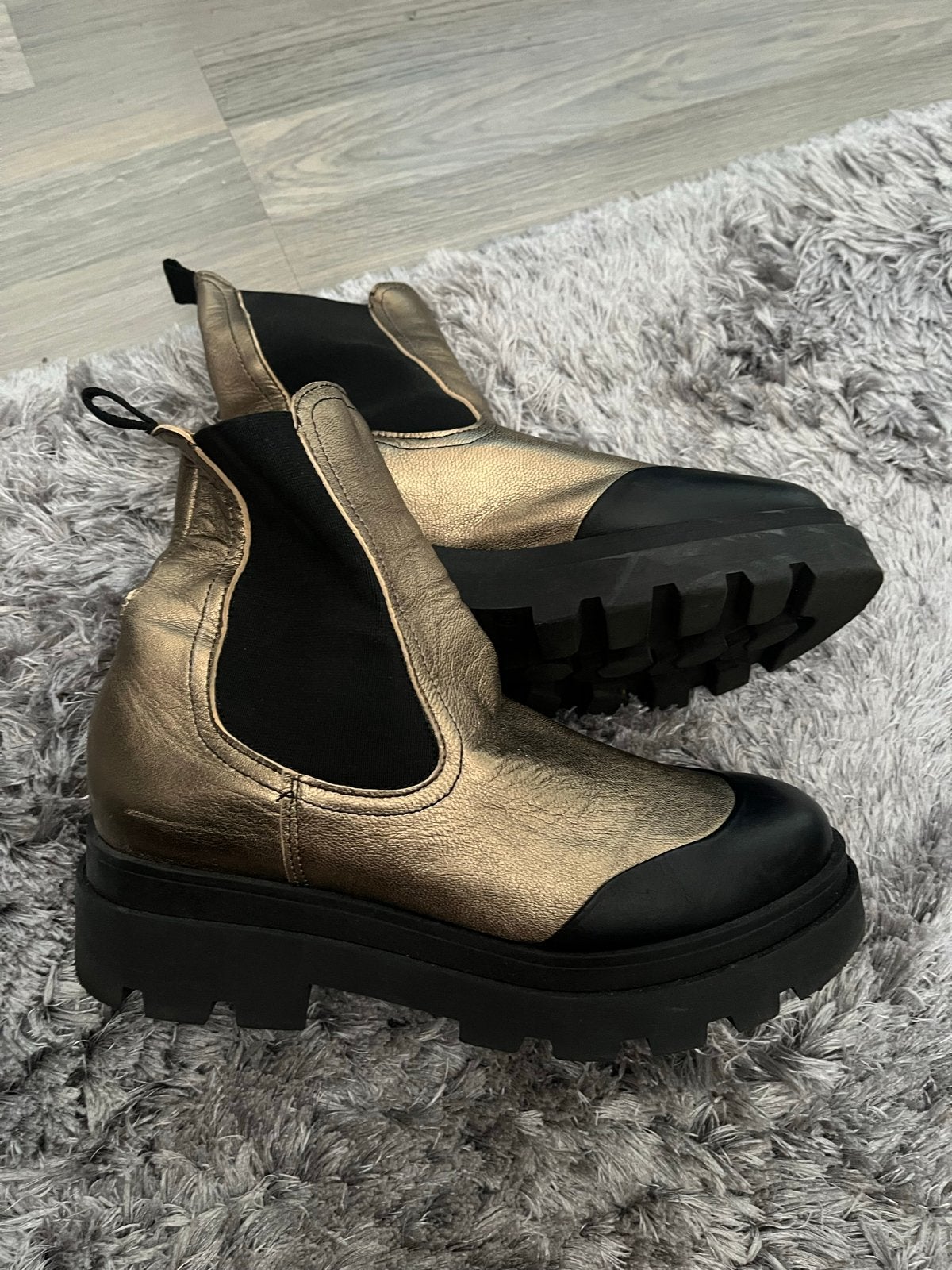 Goudkleurige leren dwrs Chelsea boots mt 39, Ophalen, Zo goed als nieuw, Overige kleuren, Lage of Enkellaarzen